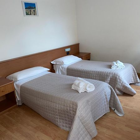 Hotel Vittoria 론체뇨 외부 사진