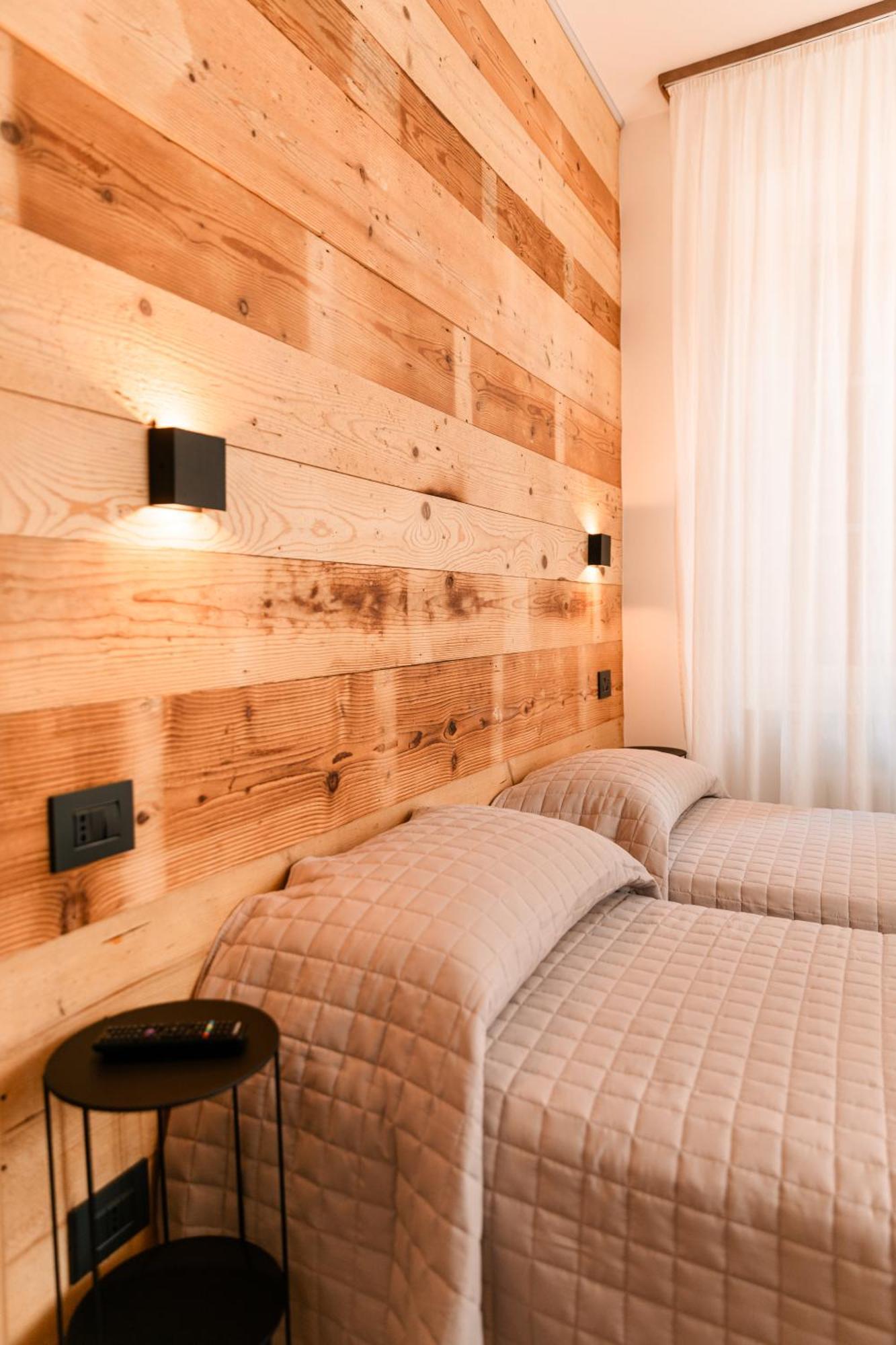 Hotel Vittoria 론체뇨 외부 사진
