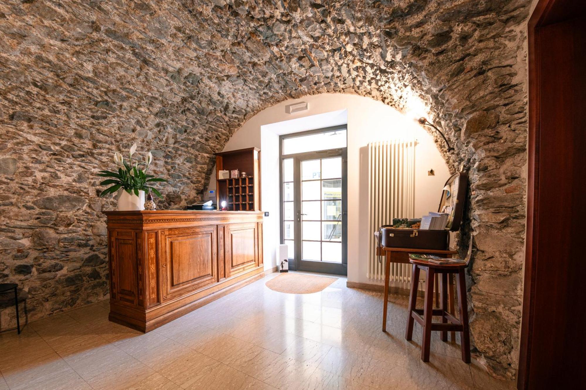 Hotel Vittoria 론체뇨 외부 사진