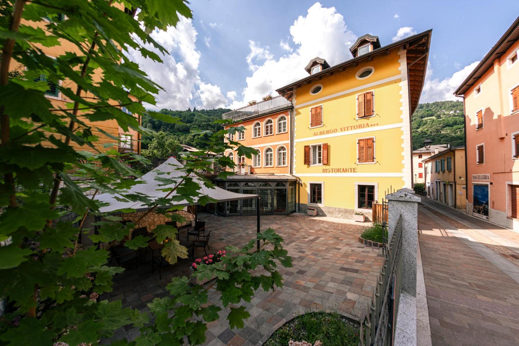 Hotel Vittoria 론체뇨 외부 사진