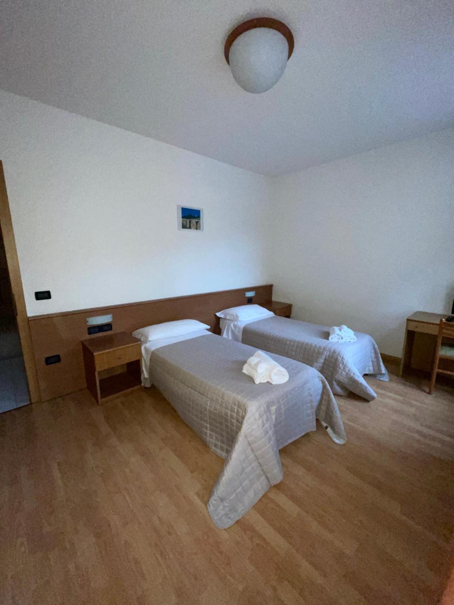 Hotel Vittoria 론체뇨 외부 사진