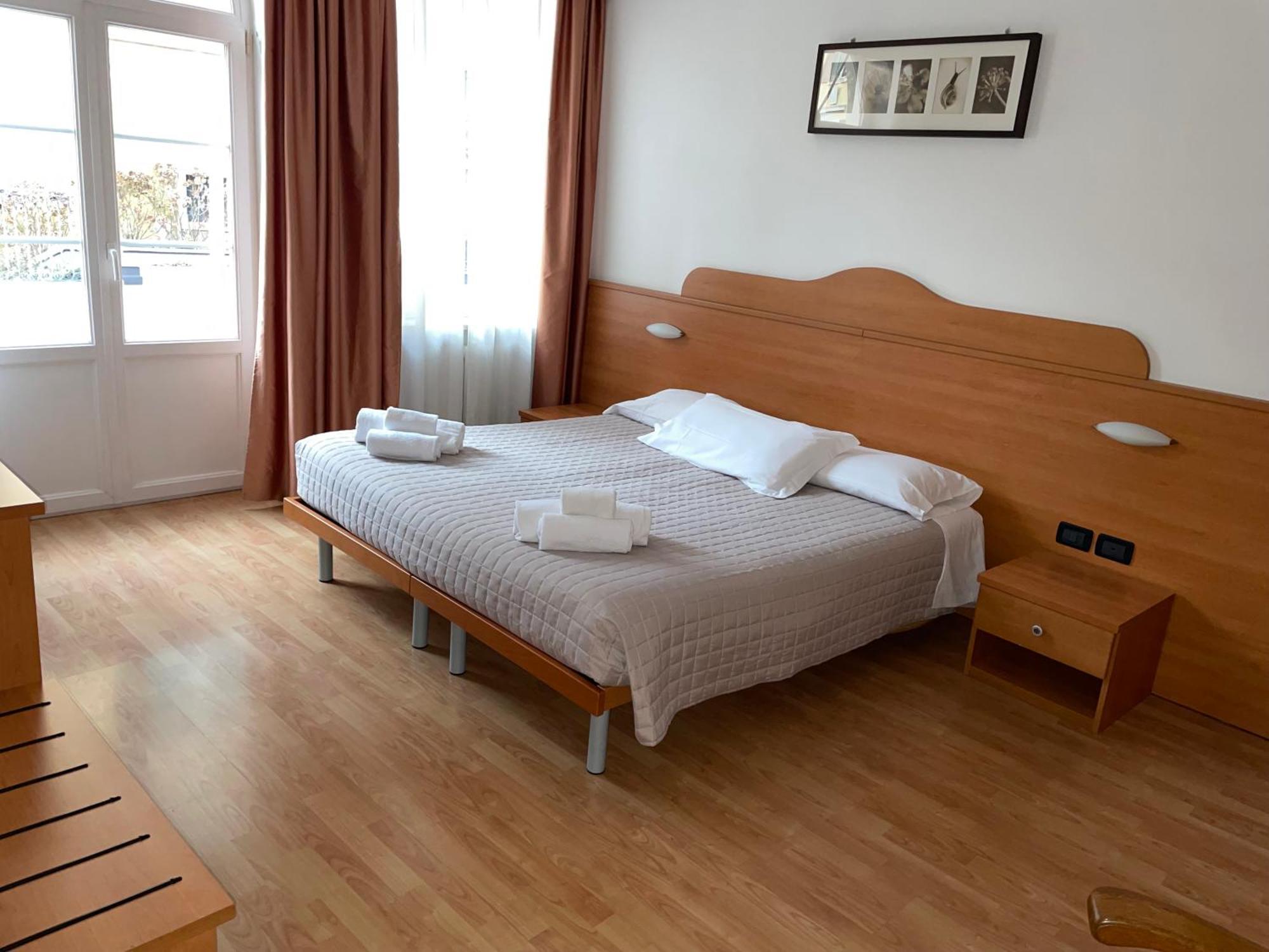 Hotel Vittoria 론체뇨 외부 사진